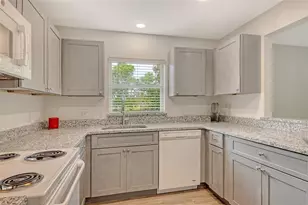 383 Bobby Jones Rd, Sarasota, FL 34232 - Photo 13