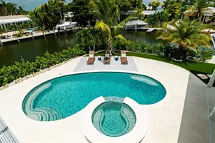 603 Emerald Ln, Holmes Beach, FL 34217 - Photo 41