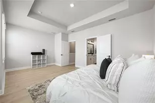 2408 Ezzell Ct, Sarasota, FL 34237 - Photo 29