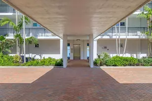 226 Golden Gate Point, Sarasota, FL 34236 - Photo 9