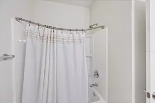 3760 82nd Ave Cir E, Sarasota, FL 34243 - Photo 23