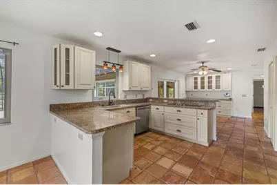 8255 Longbay Boulevard, Sarasota, FL 34243 - Photo 9