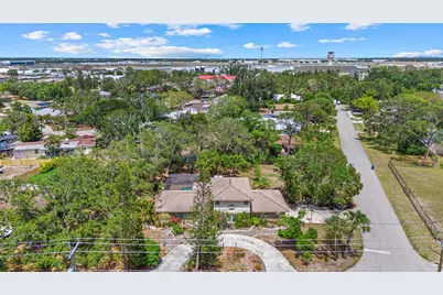 8255 Longbay Boulevard, Sarasota, FL 34243 - Photo 45