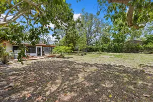 8255 Longbay Blvd, Sarasota, FL 34243 - Photo 33