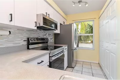 642 N Jefferson Avenue #13, Sarasota, FL 34237 - Photo 15