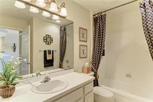 8422 Wethersfield Run, Lakewood Ranch, FL 34202 - Photo 33