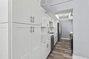 800 S Boulevard of the Presidents, Sarasota, FL 34236 - Photo 11