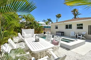 2908 Gulf Dr, Holmes Beach, FL 34217 - Photo 25