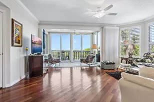 5420 Eagles Point Cir, Sarasota, FL 34231 - Photo 9