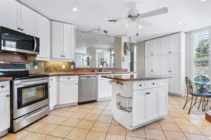 5420 Eagles Point Cir, Sarasota, FL 34231 - Photo 21