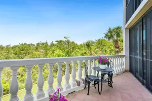 5420 Eagles Point Cir, Sarasota, FL 34231 - Photo 11