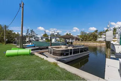 237 85th Street, Holmes Beach, FL 34217 - Photo 5