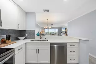 1255 E Peppertree Dr, Sarasota, FL 34242 - Photo 9