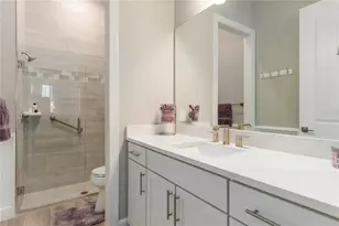 7327 Summerland Cove, Bradenton, FL 34202 - Photo 13