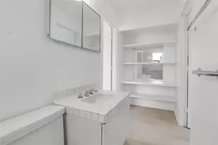 1677 Hyde Park St, Sarasota, FL 34239 - Photo 29