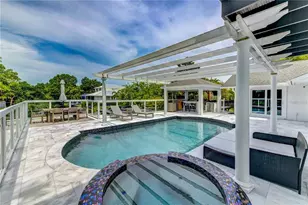 1720 Spring Creek Dr, Sarasota, FL 34239 - Photo 5