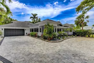 1720 Spring Creek Dr, Sarasota, FL 34239 - Photo 3