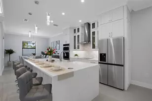 805 Padua Ct, Nokomis, FL 34275 - Photo 9