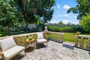 3988 Berlin Dr, Sarasota, FL 34233 - Photo 49