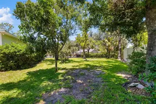 3988 Berlin Dr, Sarasota, FL 34233 - Photo 57