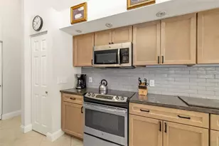 3988 Berlin Dr, Sarasota, FL 34233 - Photo 13