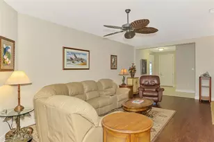 12229 Stuart Dr, Venice, FL 34293 - Photo 11