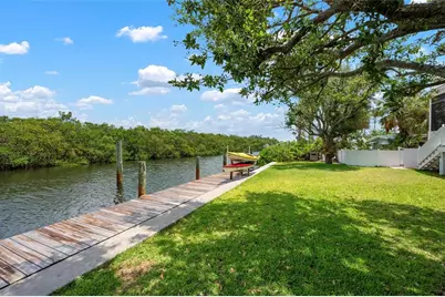 512 77th Street, Holmes Beach, FL 34217 - Photo 3
