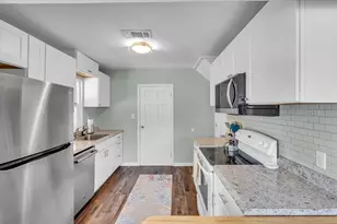 3843 Chapel Dr, Sarasota, FL 34234 - Photo 17