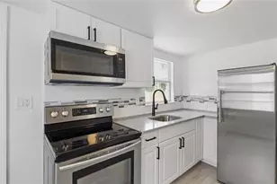 2652 26th St, Sarasota, FL 34234 - Photo 7