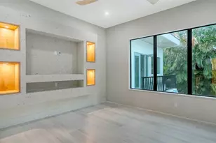 1607 Flower Dr, Sarasota, FL 34239 - Photo 15