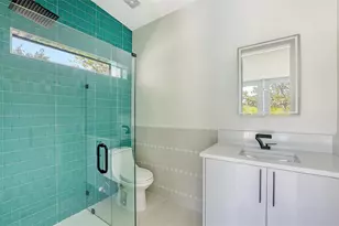 1607 Flower Dr, Sarasota, FL 34239 - Photo 97