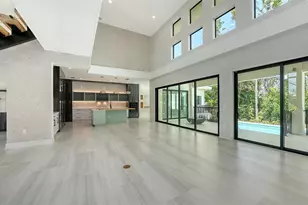 1607 Flower Dr, Sarasota, FL 34239 - Photo 29