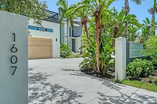 1607 Flower Dr, Sarasota, FL 34239 - Photo 15