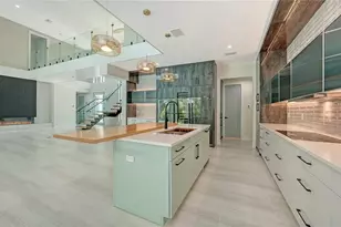 1607 Flower Dr, Sarasota, FL 34239 - Photo 27