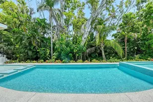 1607 Flower Dr, Sarasota, FL 34239 - Photo 57