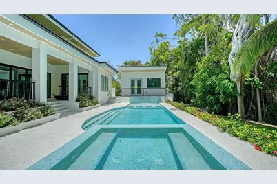 1607 Flower Drive, Sarasota, FL 34239 - Photo 87