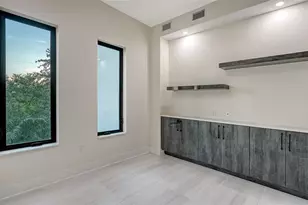 1607 Flower Dr, Sarasota, FL 34239 - Photo 33