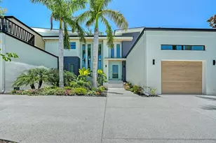 1607 Flower Dr, Sarasota, FL 34239 - Photo 9