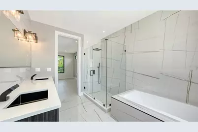 1607 Flower Drive, Sarasota, FL 34239 - Photo 71