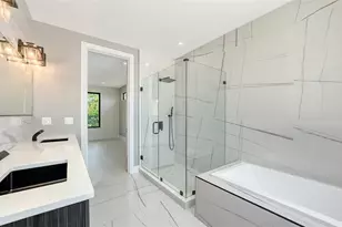 1607 Flower Dr, Sarasota, FL 34239 - Photo 71