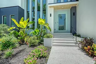 1607 Flower Dr, Sarasota, FL 34239 - Photo 13