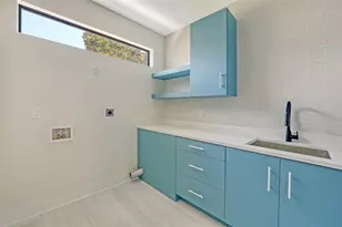 1607 Flower Dr, Sarasota, FL 34239 - Photo 35