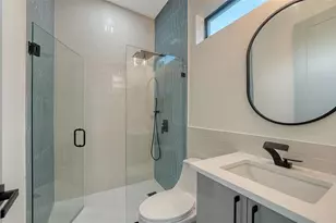 1607 Flower Dr, Sarasota, FL 34239 - Photo 51