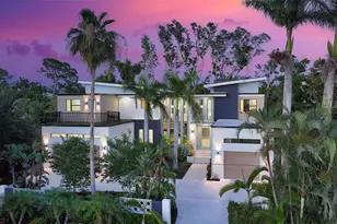 1607 Flower Dr, Sarasota, FL 34239 - Photo 3