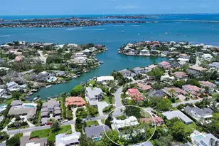 1607 Flower Dr, Sarasota, FL 34239 - Photo 9