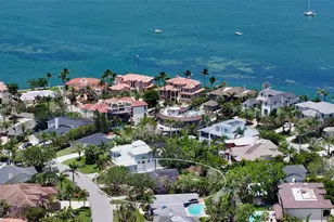 1387 Harbor Dr, Sarasota, FL 34239 - Photo 11