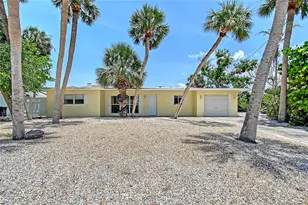 385 Avenida Madera, Sarasota, FL 34242 - Photo 1