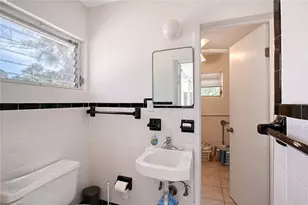 385 Avenida Madera, Sarasota, FL 34242 - Photo 23