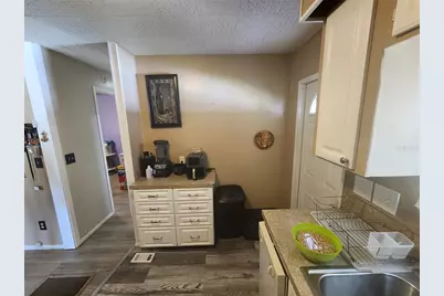 306 49th Avenue W, Bradenton, FL 34207 - Photo 7