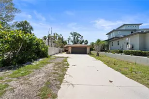 30 Island Cir, Sarasota, FL 34242 - Photo 23